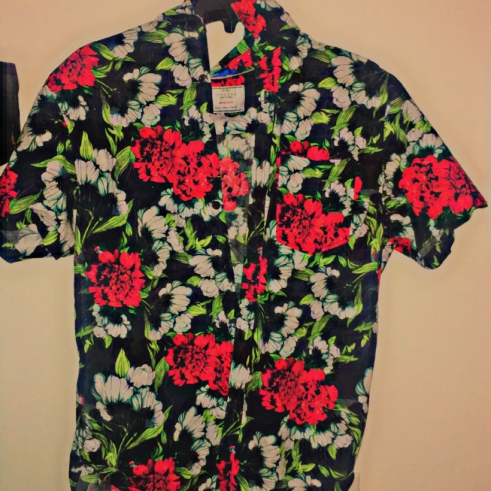 Rose button up